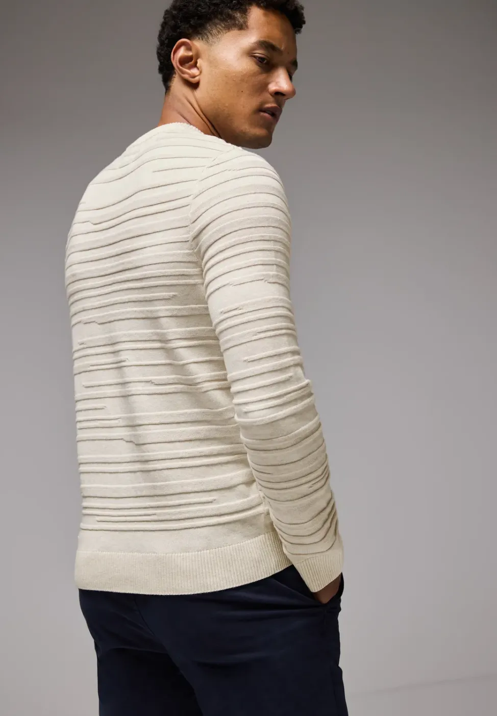 Pullover mit Strukturstreifen