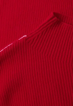 Pullover in Rippstruktur