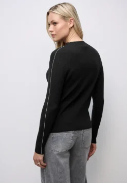 Pullover in Rippstruktur