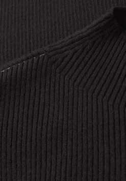 Pullover in Rippstruktur