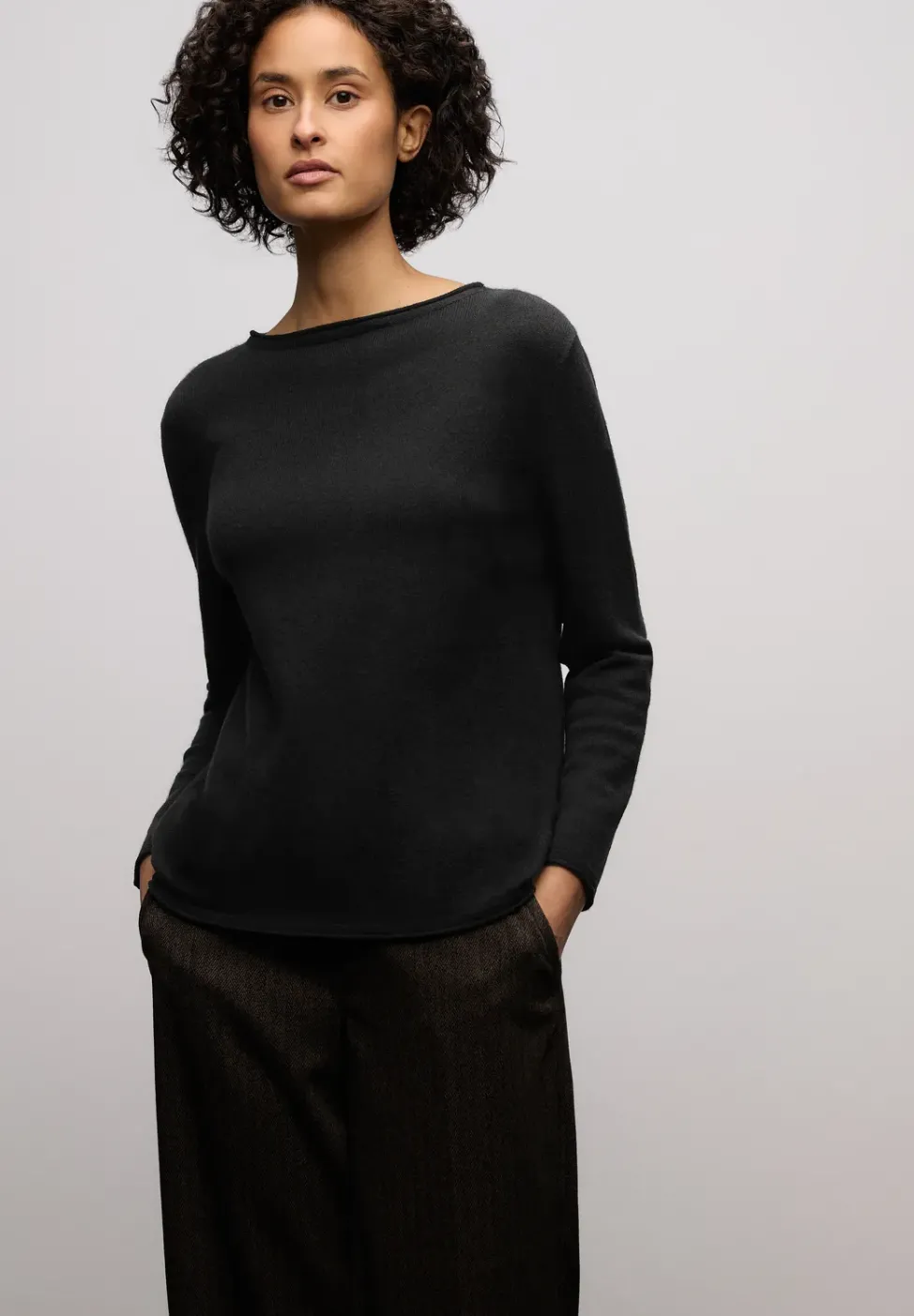 Pullover mit gerolltem Saum