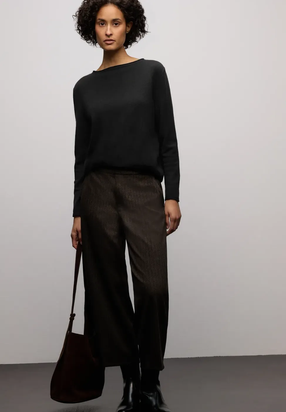 Pullover mit gerolltem Saum