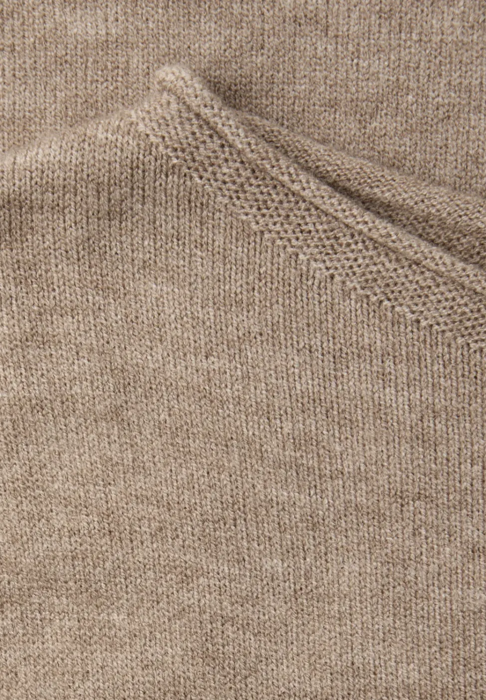 Pullover mit gerolltem Saum