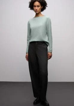 Pullover mit gerolltem Saum
