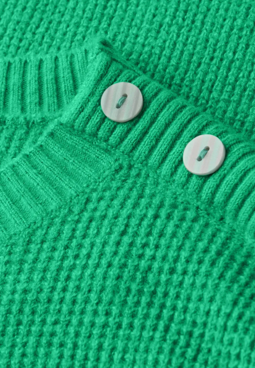 Pullover mit Knopfdetail