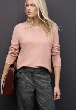 Pullover mit Kontrastdetails