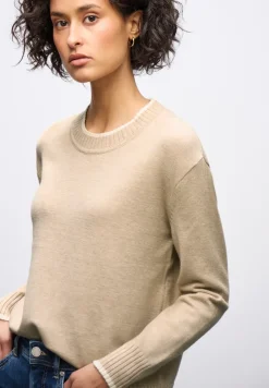 Pullover mit Kontrastdetails