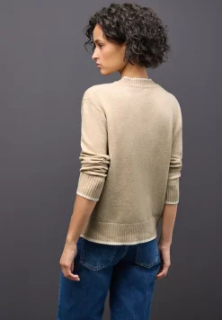 Pullover mit Kontrastdetails