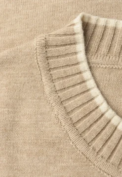 Pullover mit Kontrastdetails