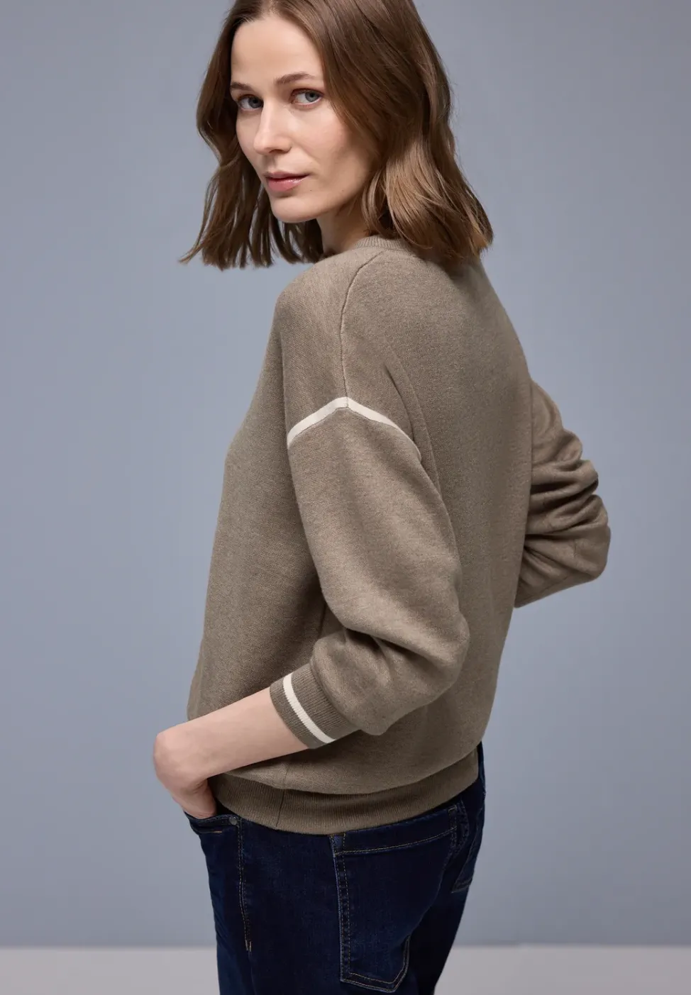 Pullover mit Kontrastdetails