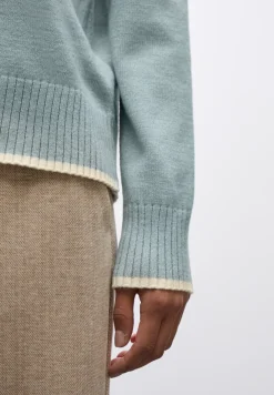 Pullover mit Kontrastdetails