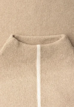 Pullover mit Kontrastdetails