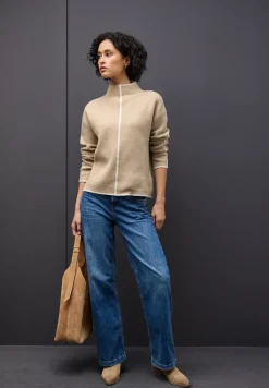 Pullover mit Kontrastdetails