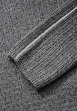Pullover mit Kontrastdetail