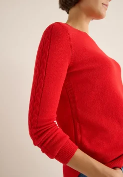 Pullover mit Strickdetail