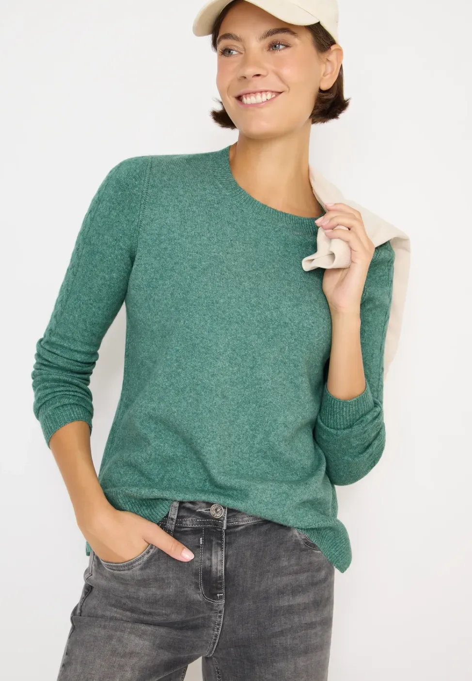 Pullover mit Strickdetail