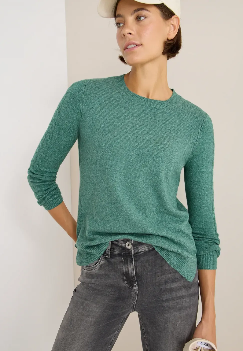 Pullover mit Strickdetail
