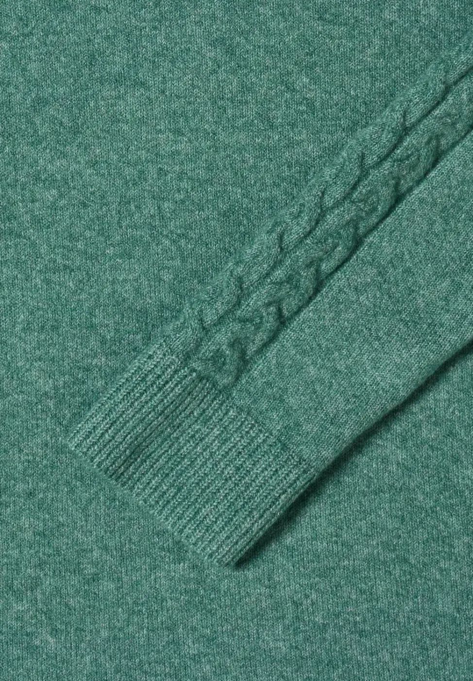 Pullover mit Strickdetail