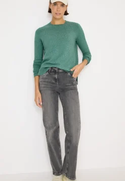 Pullover mit Strickdetail