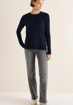 Pullover mit Strickdetail