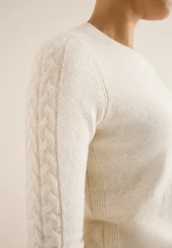Pullover mit Strickdetail