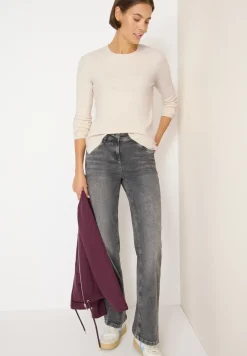 Pullover mit Strickdetail