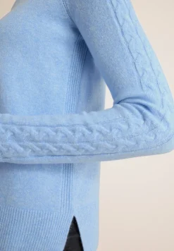 Pullover mit Strickdetail