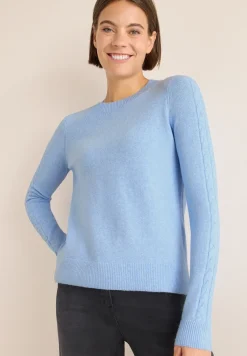 Pullover mit Strickdetail