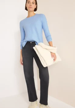 Pullover mit Strickdetail