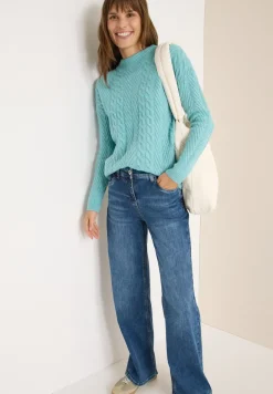 Pullover mit Strickmuster