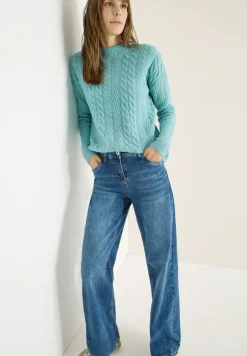 Pullover mit Strickmuster