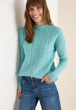 Pullover mit Strickmuster