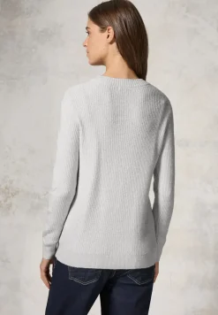 Pullover mit Strickmuster
