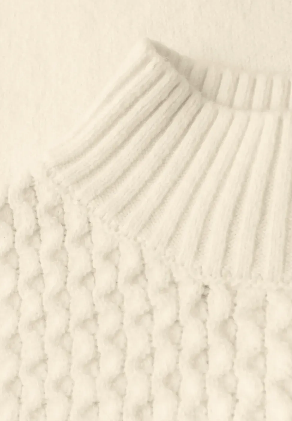Pullover mit Strickmuster
