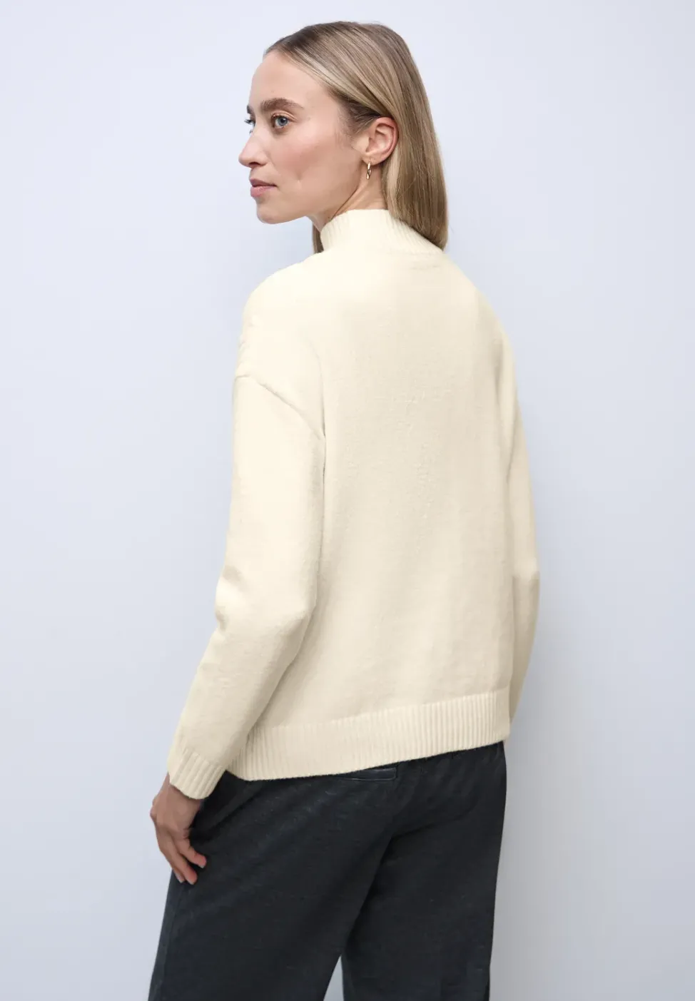 Pullover mit Strickmuster