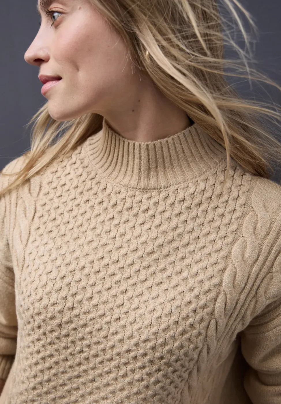 Pullover mit Strickmuster