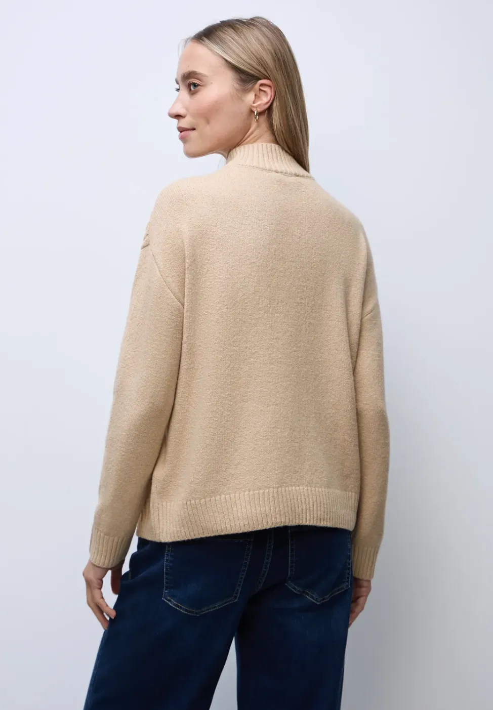 Pullover mit Strickmuster