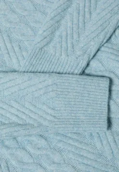 Pullover mit Strickmuster