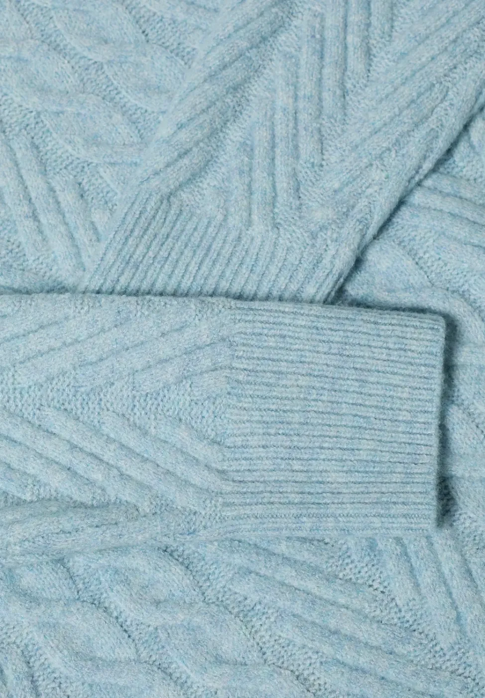 Pullover mit Strickmuster