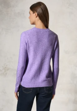 Pullover mit Strickmuster