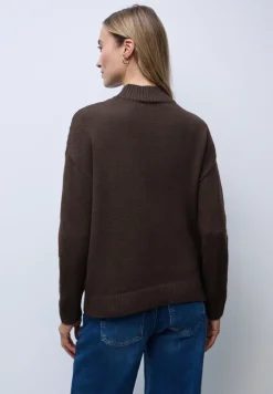 Pullover mit Strickmuster