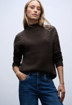 Pullover mit Strickmuster