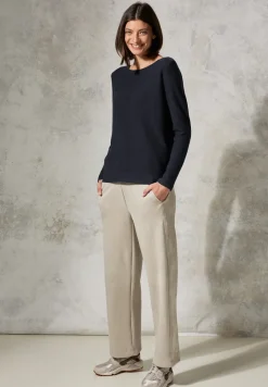 Pullover mit Struktur