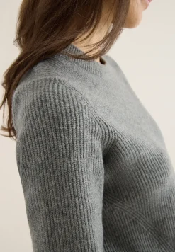 Pullover mit Strukturdetails