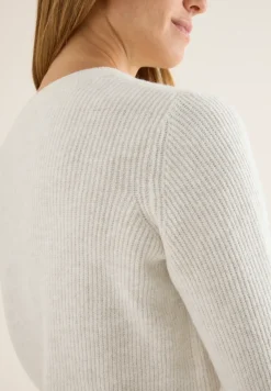 Pullover mit Strukturdetails