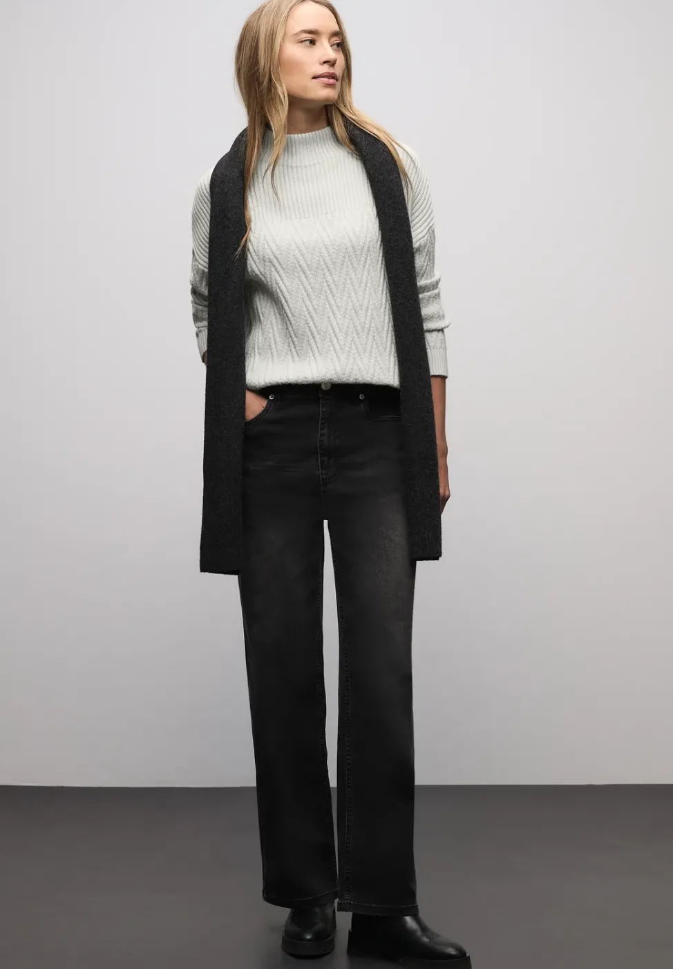 Pullover mit Strukturmix