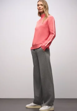 Pullover mit Tape-Details