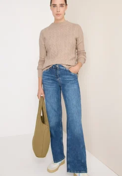 Pullover mit Zopfmuster