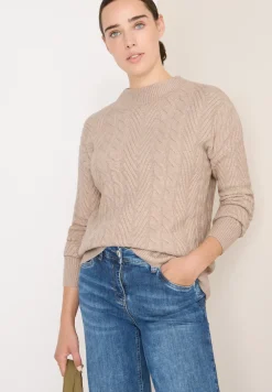 Pullover mit Zopfmuster