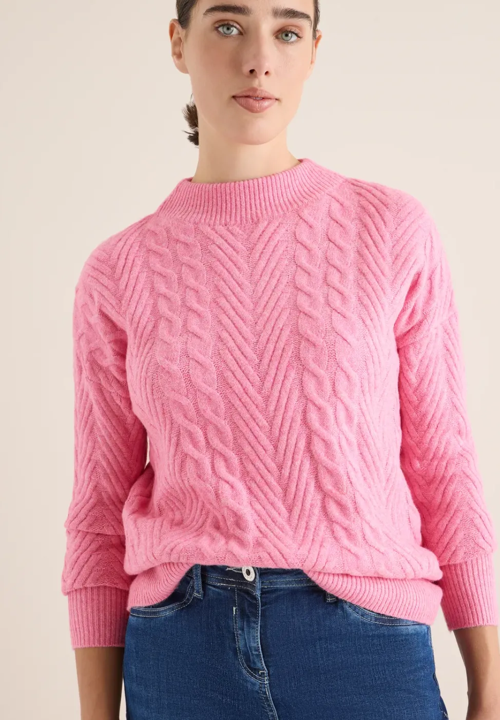 Pullover mit Zopfmuster